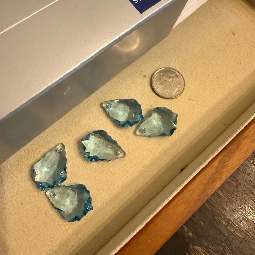 5 pieces of Authentic Swarovski Aquamarine Crystal Pendant 22mm Baroque Teardrop - Picture 4 of 4